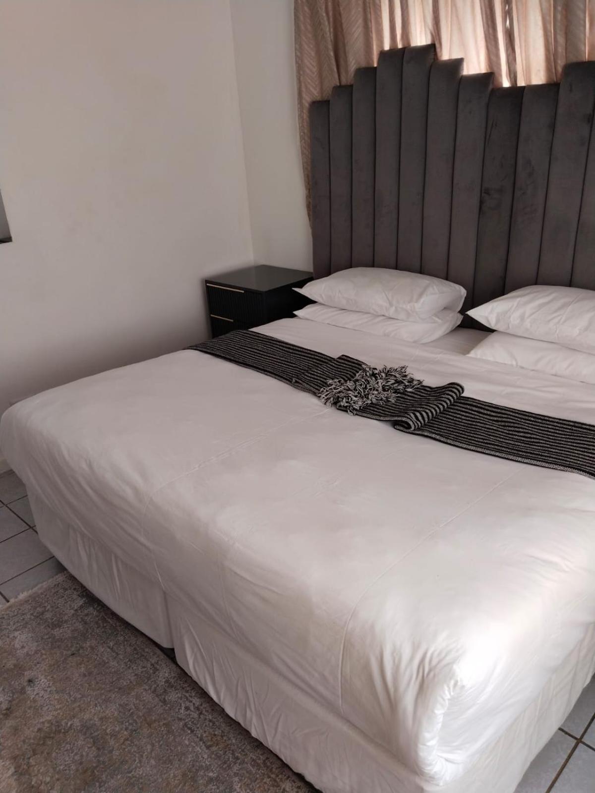 Oak Gardens Bed And Breakfast Ньюкасл Экстерьер фото